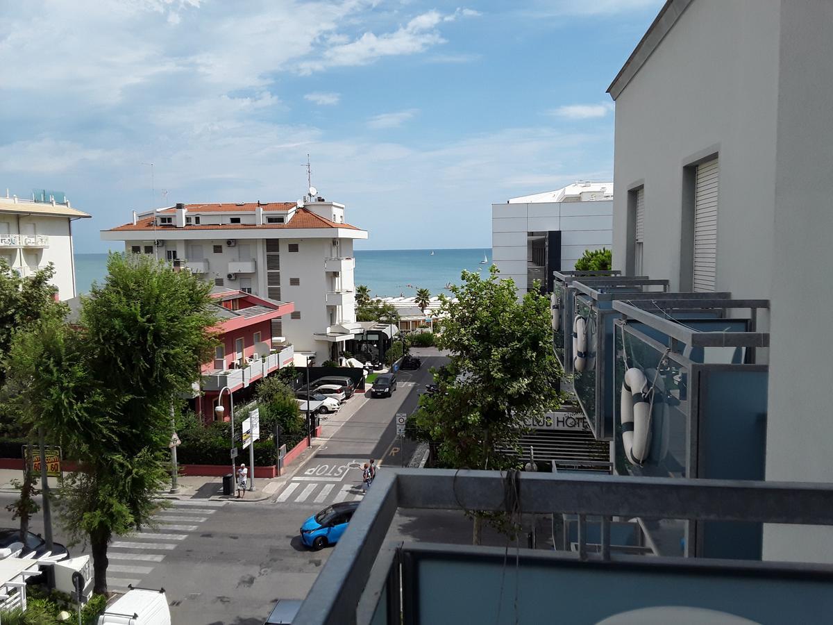 Hotel Le Vele Riccione Bagian luar foto